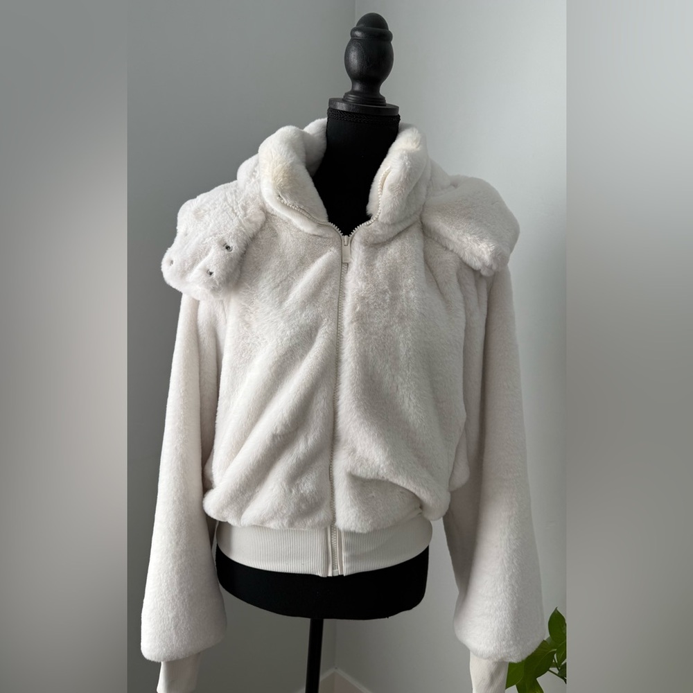 ALO Faux Fur Foxy Jacket size Small